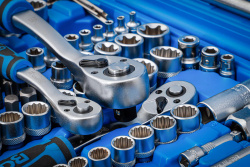 Zestaw kluczy nasadowych 1/4" 3/8" 1/2" dwunastokątnych 192 szt.