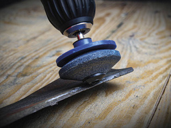 Ostrzałka do narzędzi ogrodowych